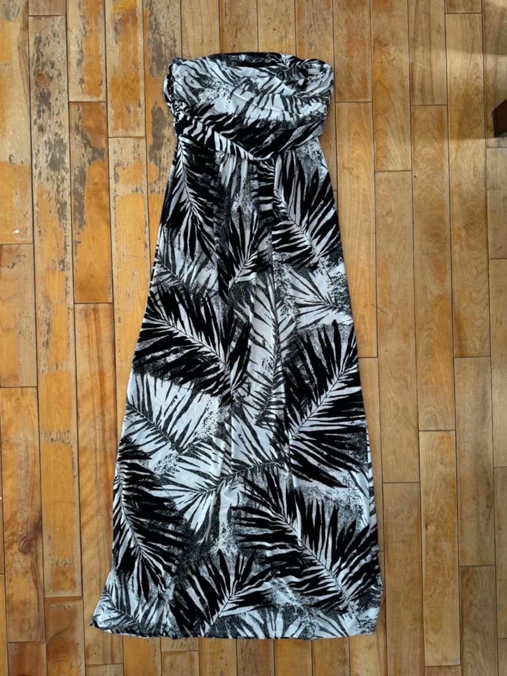 Le Château Black White Tropical Palm Leaf Strapless Maxi Dress Boho Resort Chic - Picture 3 of 4